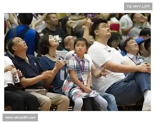 网友十一假期偶遇姚明一家在苏州太湖景区温馨游玩画面惹人感动